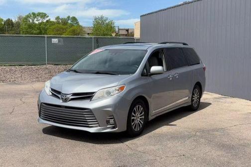 2018 Toyota Sienna XLE
