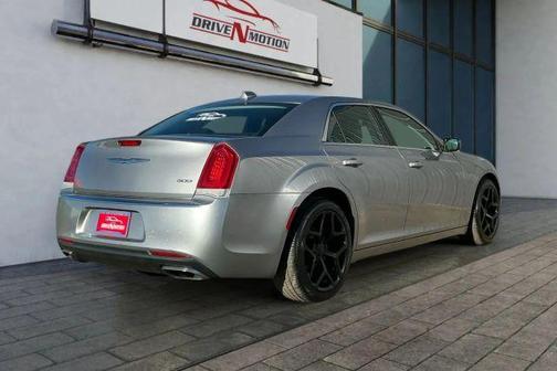 2015 Chrysler 300 Limited