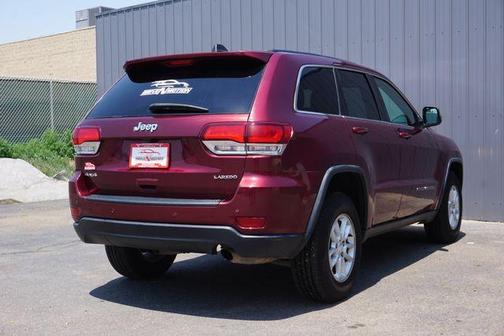 Photo 4 of 35 of 2020 Jeep Grand Cherokee Laredo