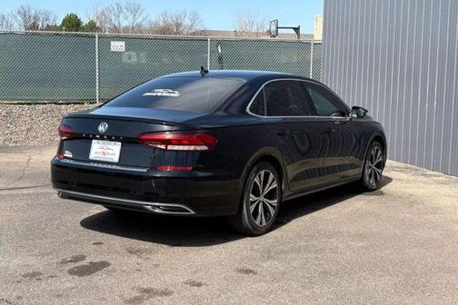 2022 Volkswagen Passat 2.0T SE