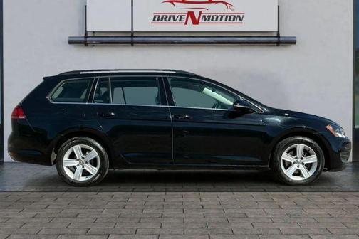 2015 Volkswagen Golf SportWagen TDI S 4-Door