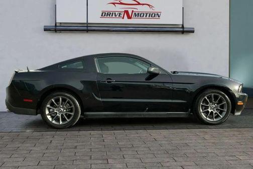 2012 Ford Mustang V6 Premium