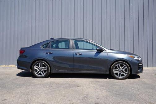 Photo 3 of 34 of 2019 Kia Forte S