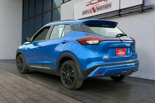 2023 Nissan Kicks SR