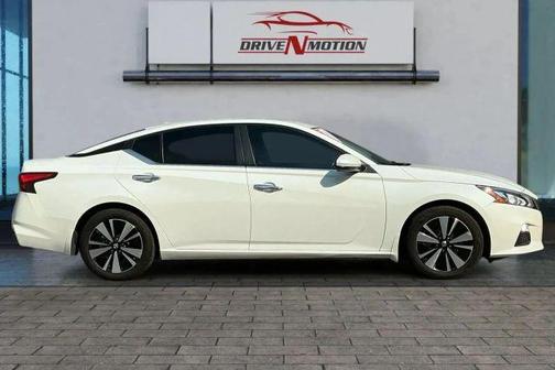 2021 Nissan Altima 2.5 SV