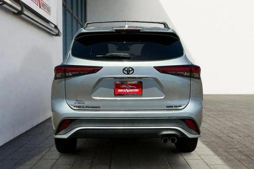 Silver 2023 Toyota Highlander XSE