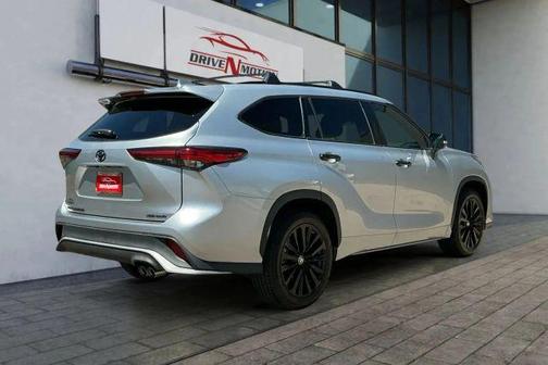 Silver 2023 Toyota Highlander XSE