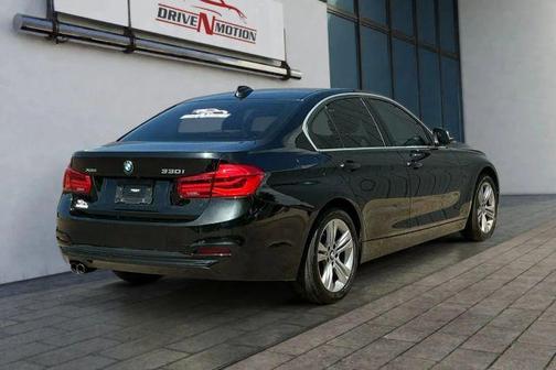 2018 BMW 330 i xDrive