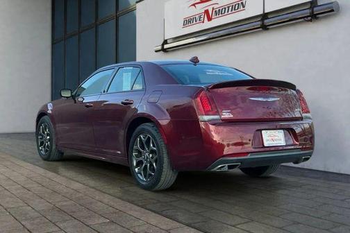 2018 Chrysler 300 S