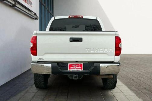 White 2019 Toyota Tundra SR5