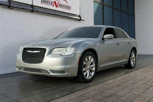 2017 Chrysler 300 Limited