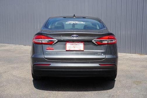 Photo 5 of 33 of 2019 Ford Fusion Hybrid SE