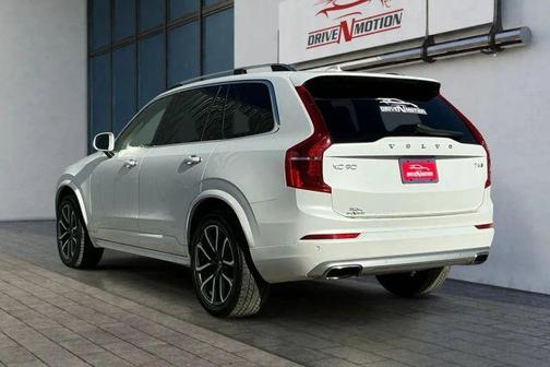 2019 Volvo XC90 T6 Momentum