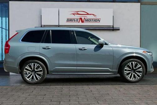 Gray 2020 Volvo XC90 T6 Momentum 6 Passenger