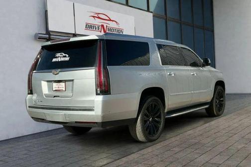 2018 Cadillac Escalade ESV Luxury