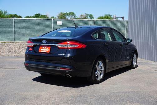 Photo 4 of 33 of 2018 Ford Fusion Hybrid SE