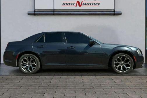 2018 Chrysler 300 S