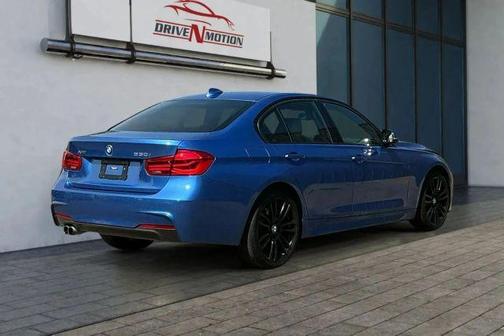 2017 BMW 330 i xDrive