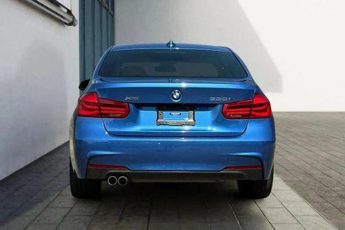 2017 BMW 330 i xDrive