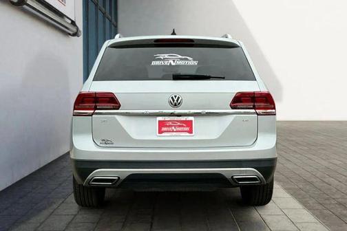Reflex Silver Metallic 2018 Volkswagen Atlas 3.6L SE w/Technology