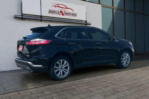 Black 2019 Ford Edge Titanium