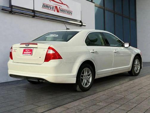 2011 Ford Fusion S