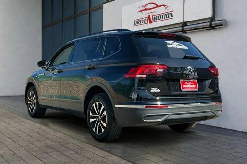 Deep Black Pearl Effect 2023 Volkswagen Tiguan 2.0T S