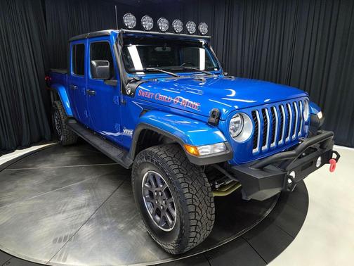 Hydro Blue Pearlcoat 2021 Jeep Gladiator Overland