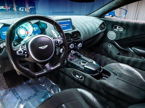 2019 Aston Martin Vantage Base