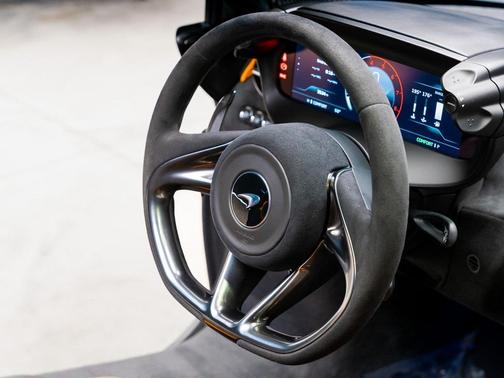 2024 McLaren 750S Coupe