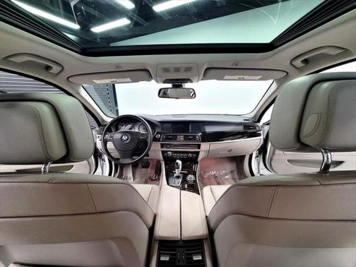 2011 BMW 528 528i