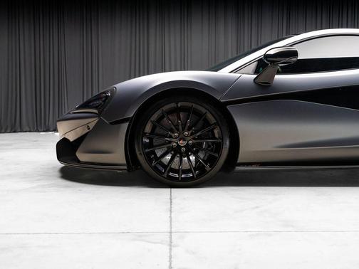 Gray / Black 2017 McLaren 570GT Base