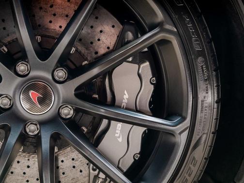 2018 McLaren 570S Base