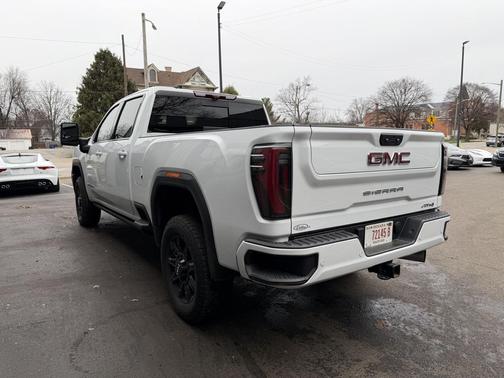 2024 GMC Sierra 2500 AT4