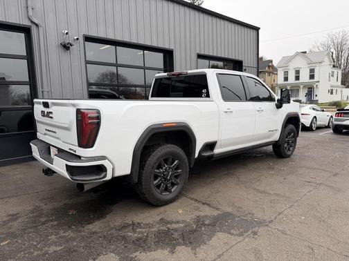 2024 GMC Sierra 2500 AT4