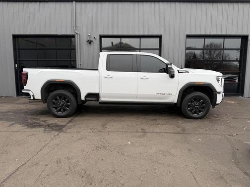 2024 GMC Sierra 2500 AT4