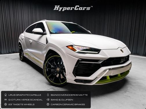 White 2022 Lamborghini Urus Pearl Capsule