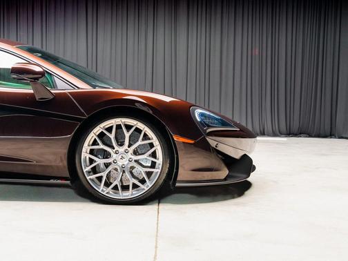 2016 McLaren 570S Base