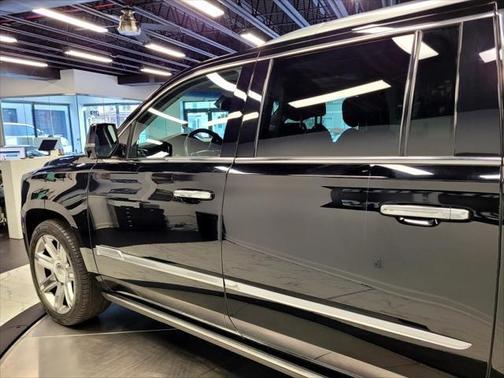 2018 Cadillac Escalade ESV Premium Luxury