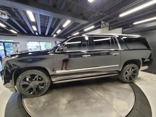 2018 Cadillac Escalade ESV Premium Luxury