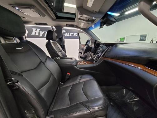 2018 Cadillac Escalade ESV Premium Luxury