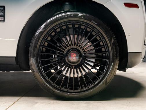 2023 Rolls-Royce Cullinan Base