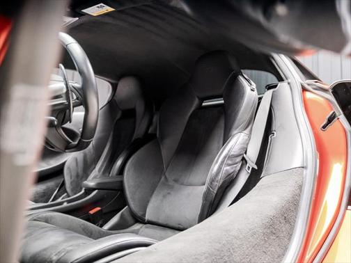 2017 McLaren 570S Base