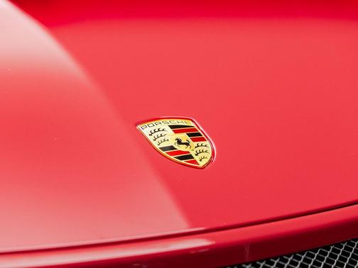 2016 Porsche Cayman GT4