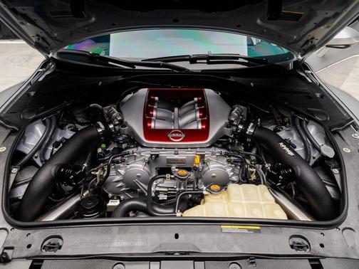 2024 Nissan GT-R Premium Dual-clutch 6-Speed Transmission
