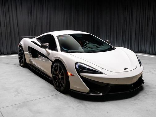 White 2016 McLaren 570S Base