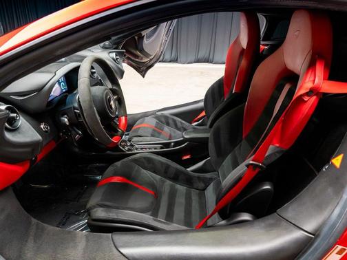 2019 McLaren 570S Base