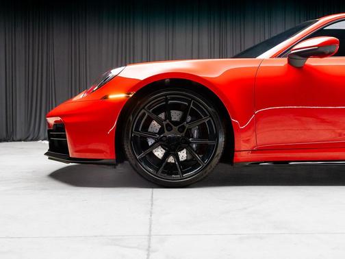 2025 Porsche 911 Carrera