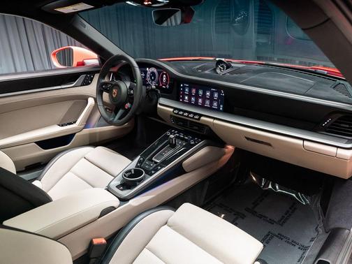 2025 Porsche 911 Carrera