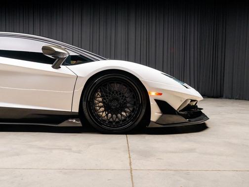 2013 Lamborghini Aventador LP700-4
